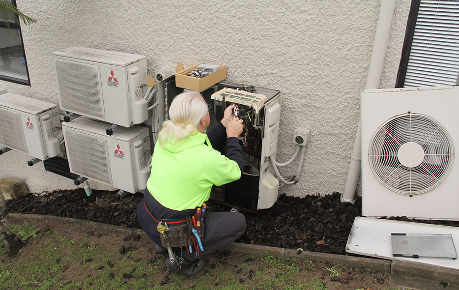 Clarkson Aircon servicing and maintenance heat pumps and air conditioning